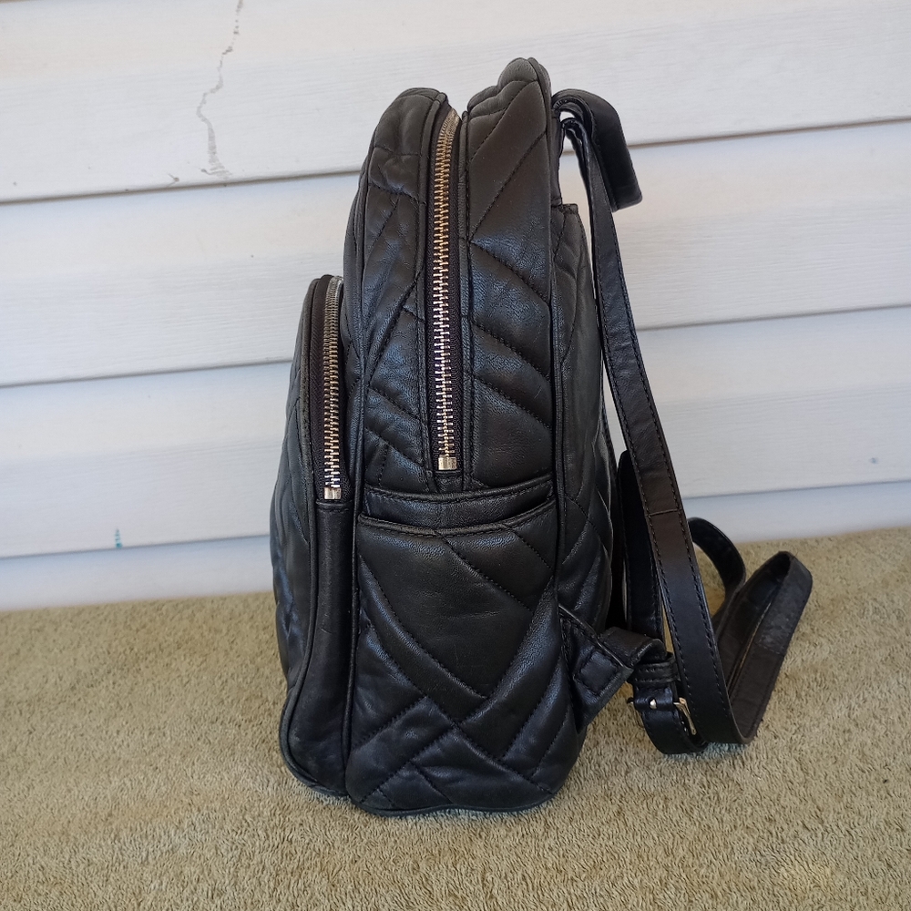 MK Abbey MD Quilted Backpack ( Leather) - Picture 3 of 12